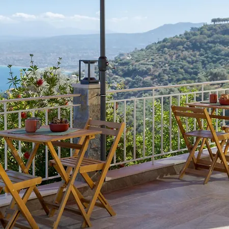 Alexandros Villa